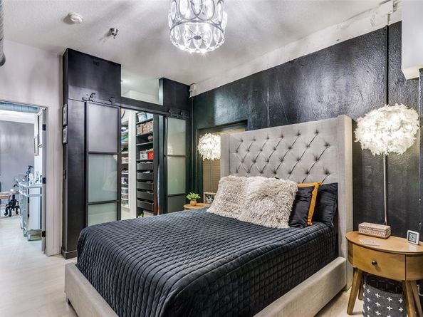 221 W Lancaster Avenue  2001, Fort Worth Texas 76102