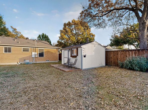 1411  Oriole Lane , Garland Texas 75042