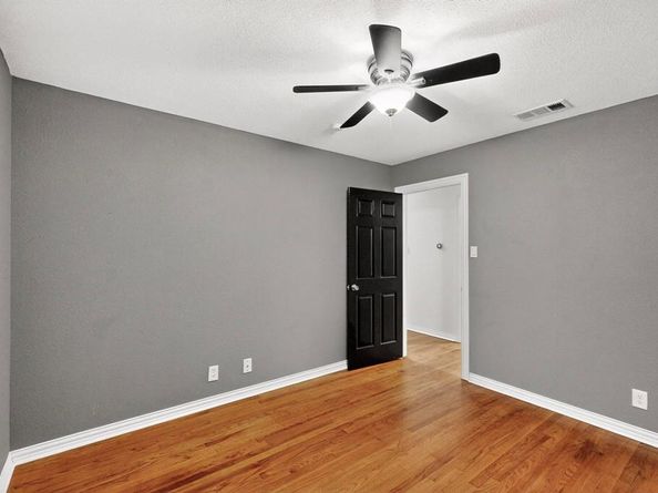 1411  Oriole Lane , Garland Texas 75042