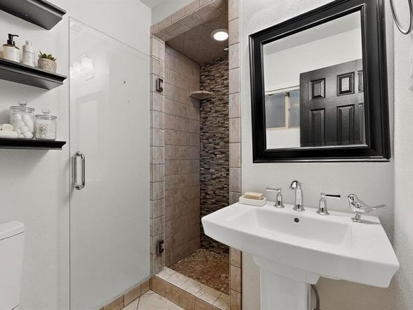 1411  Oriole Lane , Garland Texas 75042