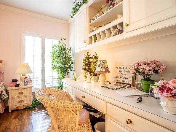 300 E REDBUD Lane , Lancaster Texas 75146