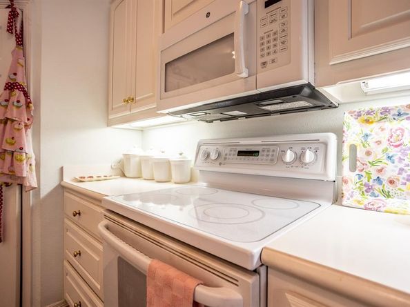 300 E REDBUD Lane , Lancaster Texas 75146