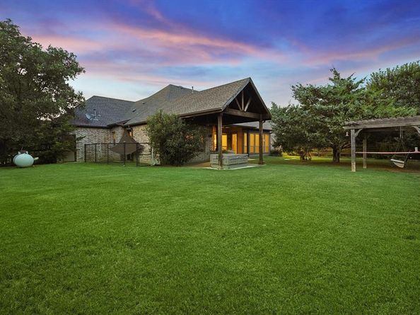 1560  Karen Drive , Argyle Texas 76226