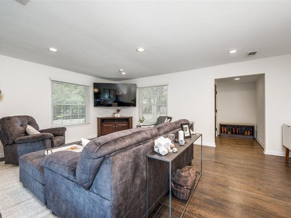 8543  Glencrest Lane , Dallas Texas 75209