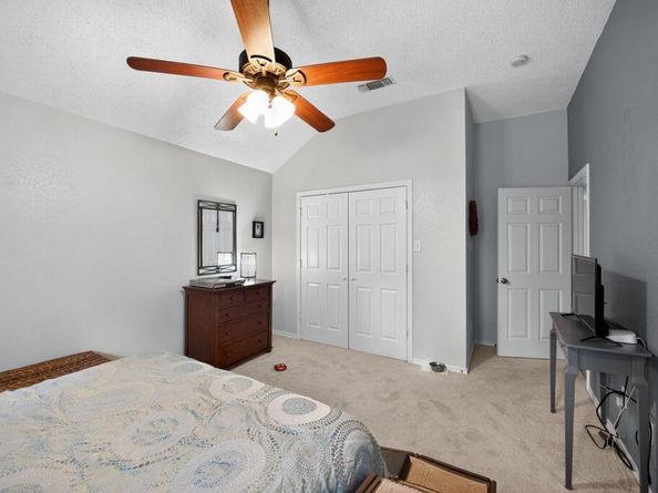 420  Meadowcrest Drive , Azle Texas 76020