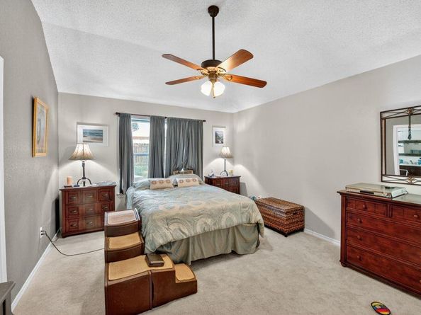 420  Meadowcrest Drive , Azle Texas 76020
