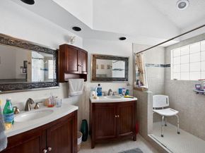 420  Meadowcrest Drive , Azle Texas 76020