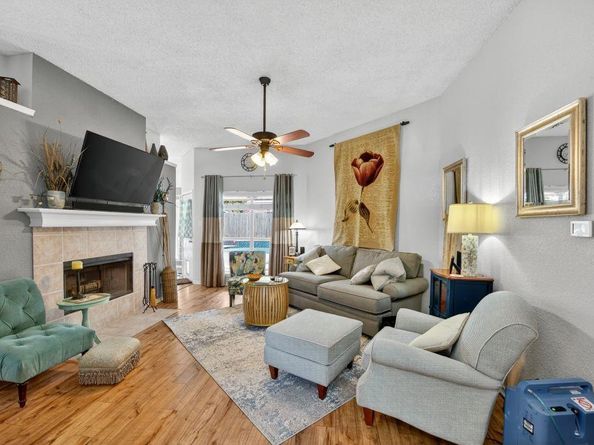 420  Meadowcrest Drive , Azle Texas 76020