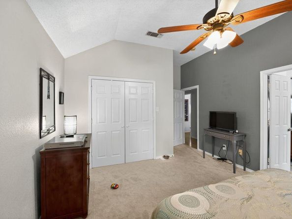 420  Meadowcrest Drive , Azle Texas 76020