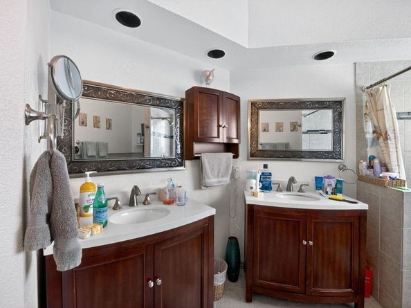 420  Meadowcrest Drive , Azle Texas 76020