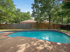 420  Meadowcrest Drive , Azle Texas 76020