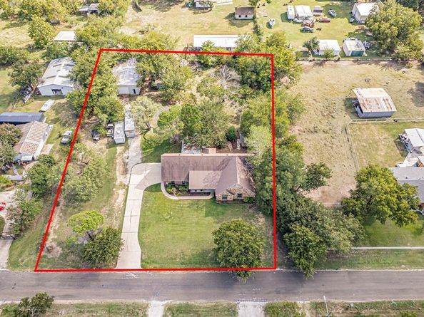 800  Stella Mae Drive , Fort Worth Texas 76028