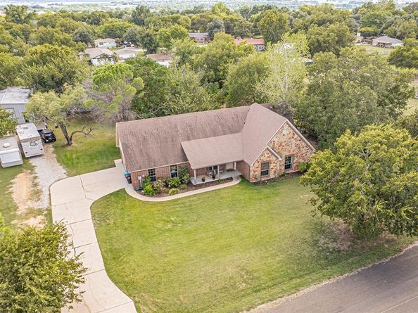 800  Stella Mae Drive , Fort Worth Texas 76028