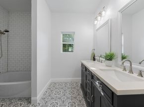 1811  Denver Avenue , Fort Worth Texas 76164