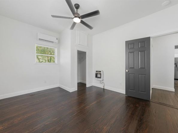 1811  Denver Avenue , Fort Worth Texas 76164