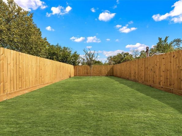 2320  Arroyo Avenue , Dallas Texas 75219