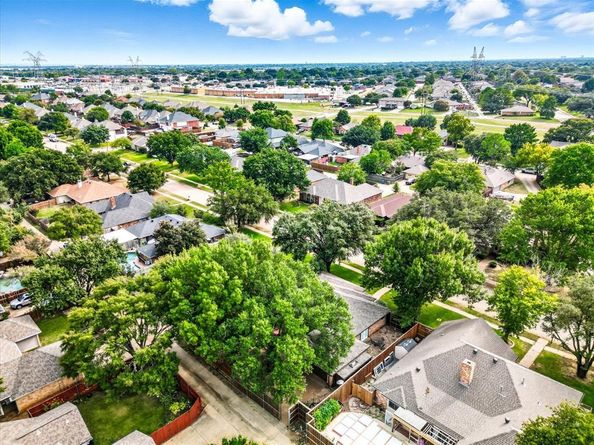 1533  Gunnison Trail , Lewisville Texas 75077