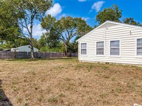 1109  Parkway Drive , Garland Texas 75040
