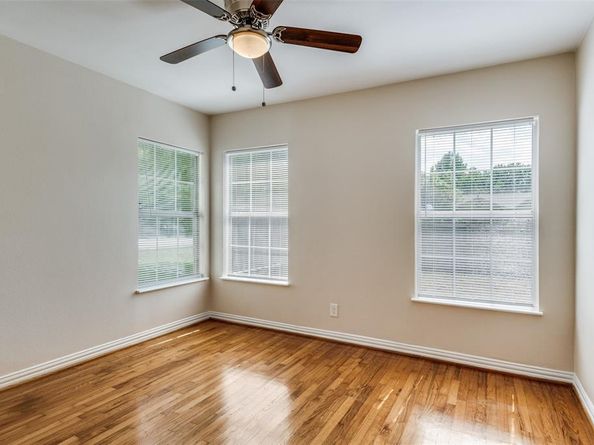 1109  Parkway Drive , Garland Texas 75040