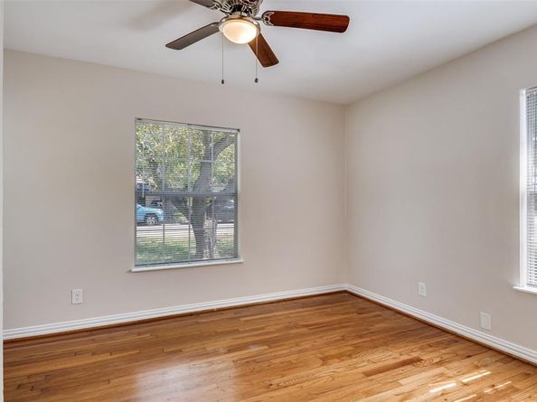 1109  Parkway Drive , Garland Texas 75040