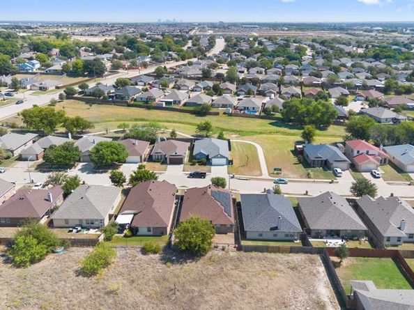 2424  Wakecrest Drive , Fort Worth Texas 76108
