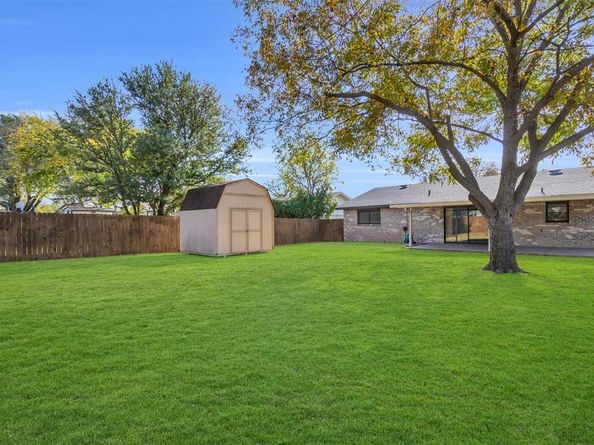 710  Country Lane , Grand Prairie Texas 75052