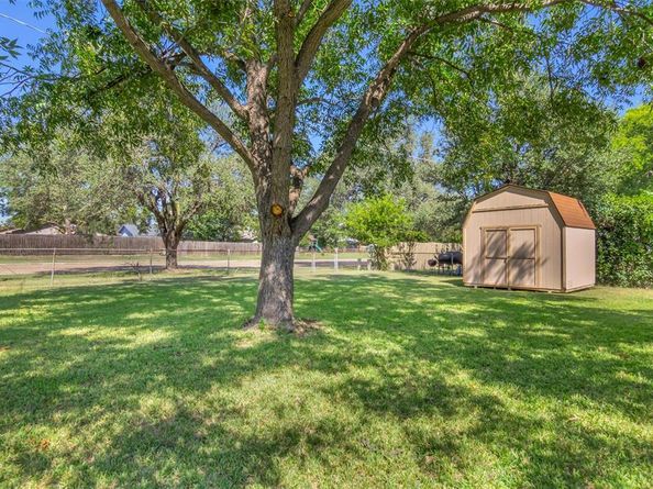 710  Country Lane , Grand Prairie Texas 75052