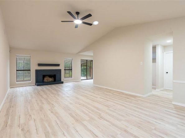 2422  Sword Drive , Garland Texas 75044