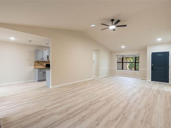 2422  Sword Drive , Garland Texas 75044