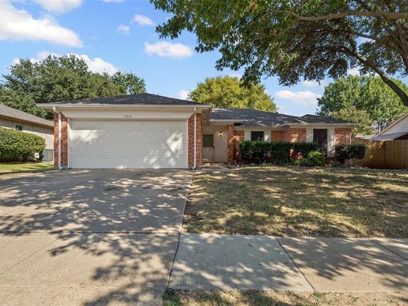 7201  Royal Oak Drive , Benbrook Texas 76126