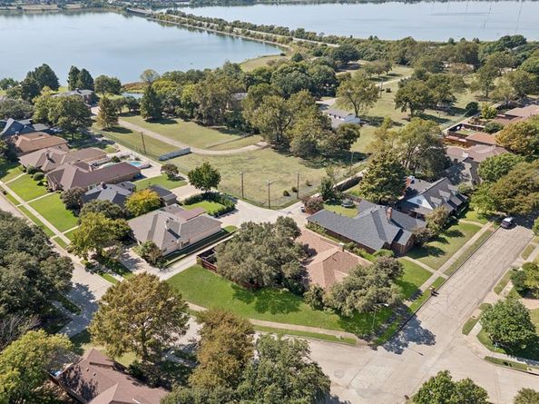 3718  Thornhill Way , Rowlett Texas 75088