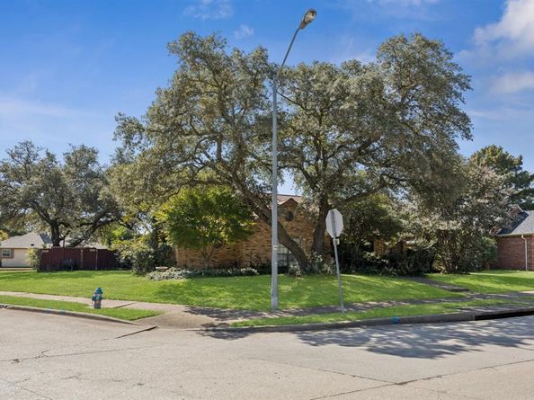 3718  Thornhill Way , Rowlett Texas 75088