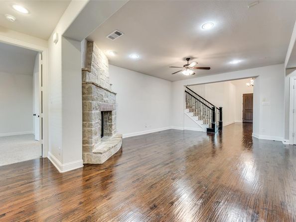 6142  Hollywood Drive , Irving Texas 75039