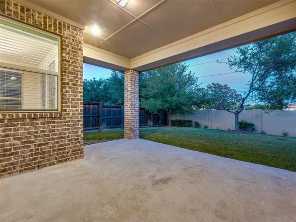 6142  Hollywood Drive , Irving Texas 75039