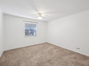 1401  Forest Edge Drive  21, Arlington Texas 76013