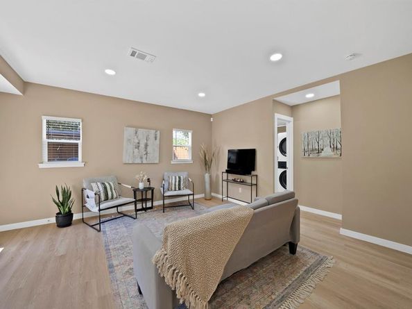 12135  Oberlin Drive , Dallas Texas 75243