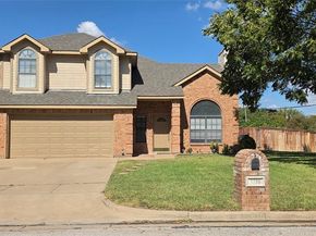 5700  Roundup Trail , Arlington Texas 76017
