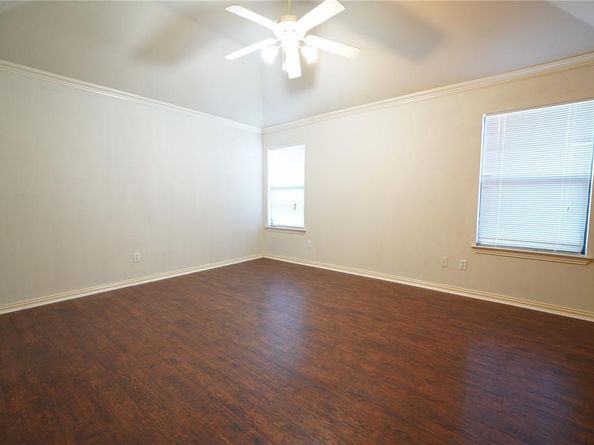 5700  Roundup Trail , Arlington Texas 76017