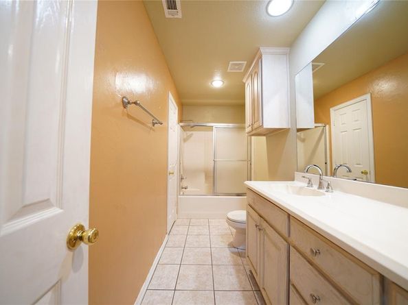 5700  Roundup Trail , Arlington Texas 76017