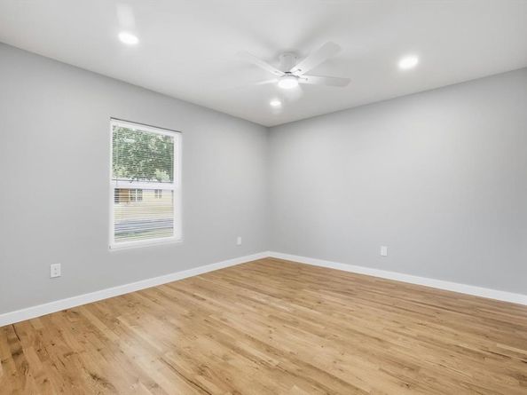 2300  Cunningham Street , Irving Texas 75062
