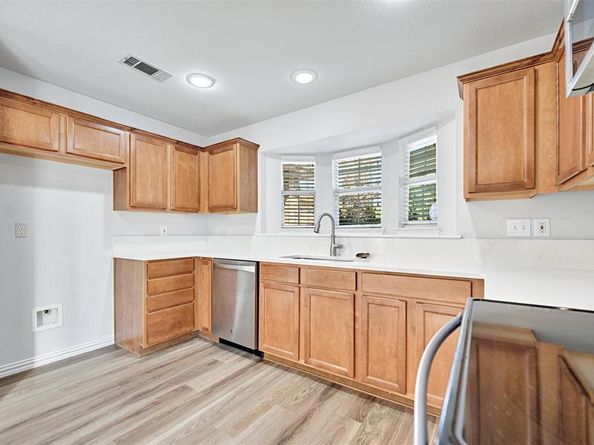 545  Winbridge Lane , Fort Worth Texas 76052