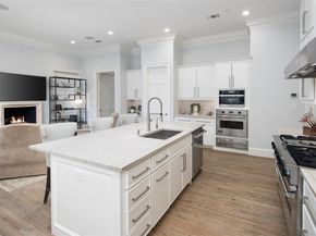 2908  Hood Street , Dallas Texas 75219