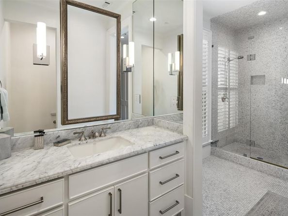 2908  Hood Street , Dallas Texas 75219