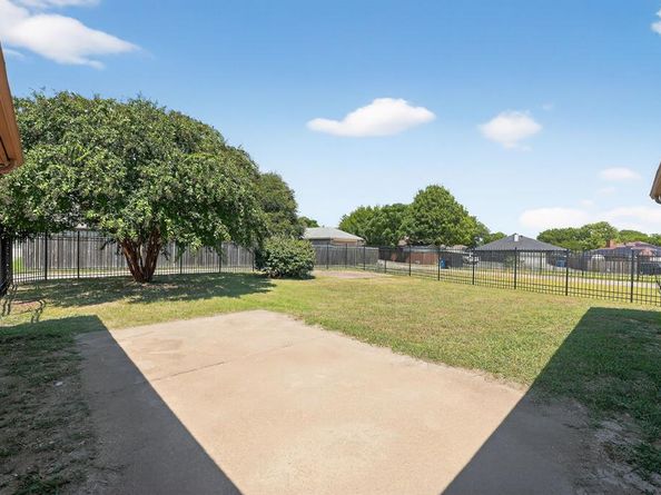 904  Breckenridge Drive , DeSoto Texas 75115