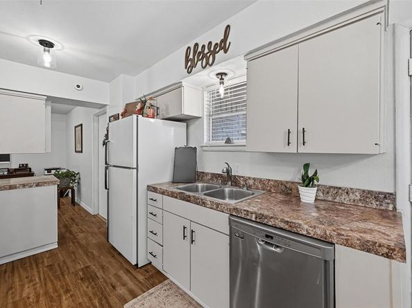 1711  Barton Drive , Arlington Texas 76010