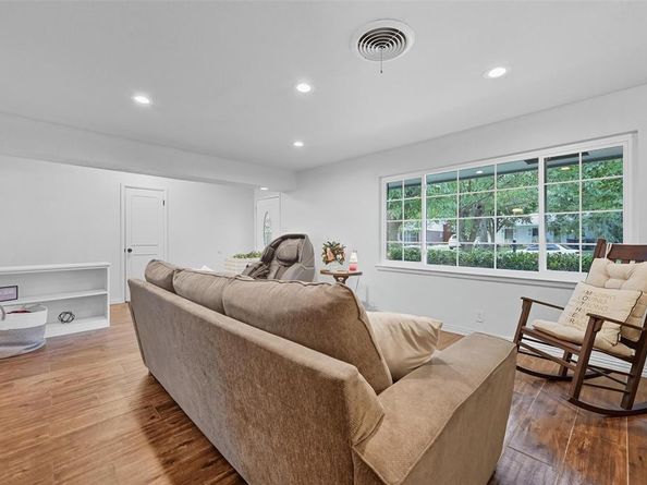 1711  Barton Drive , Arlington Texas 76010