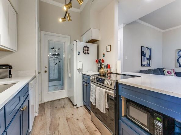 10436  High Hollows Drive  243, Dallas Texas 75230