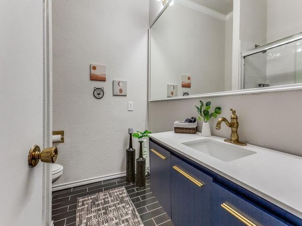 10436  High Hollows Drive  243, Dallas Texas 75230