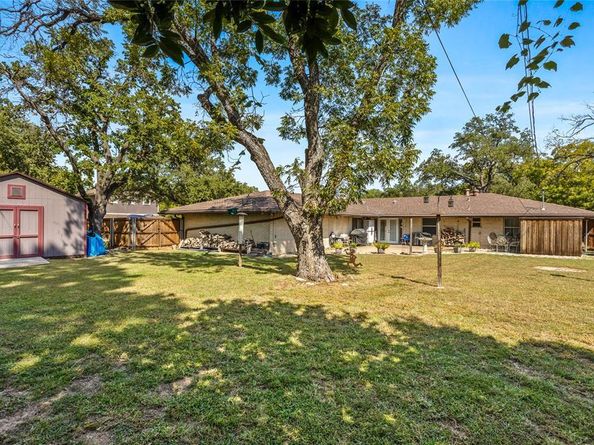 1012  Walnut Drive , Arlington Texas 76012