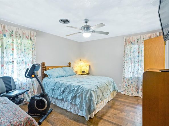 1012  Walnut Drive , Arlington Texas 76012